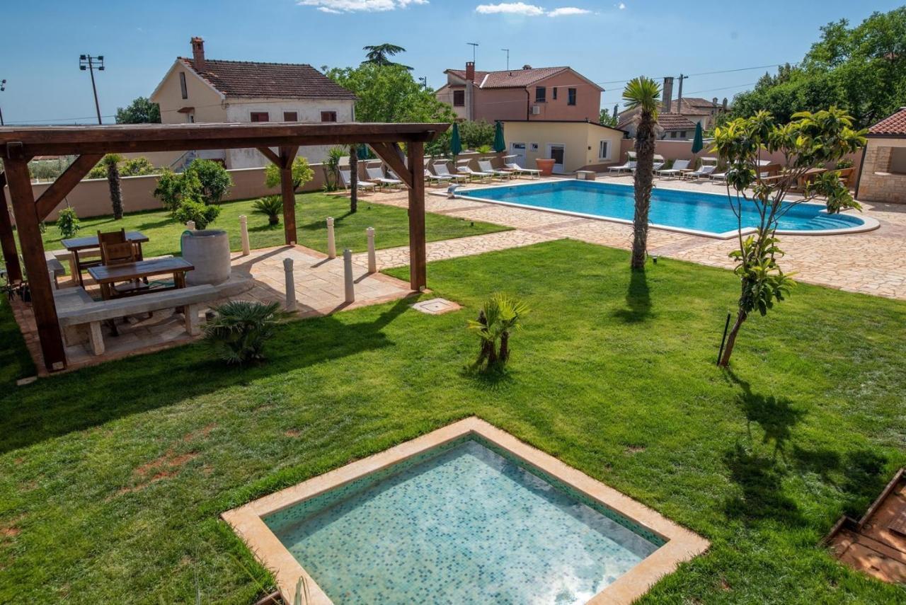 מלון Labinci Via Flavia With Common Pool מראה חיצוני תמונה