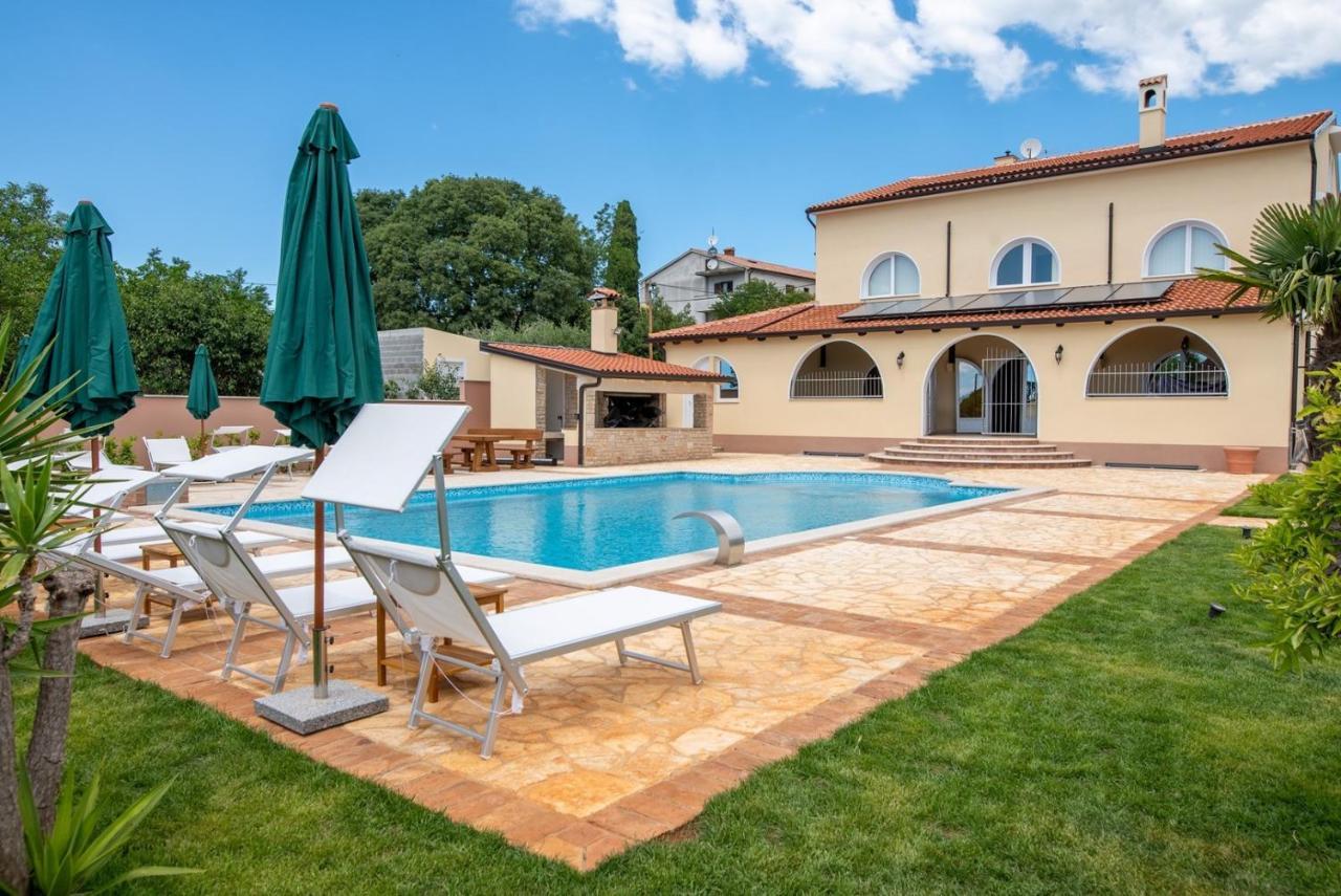 מלון Labinci Via Flavia With Common Pool מראה חיצוני תמונה